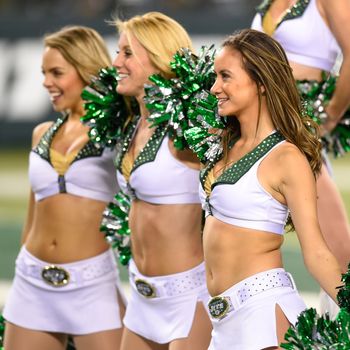 New York Jets Cheerleader Sues For Unpaid Wages