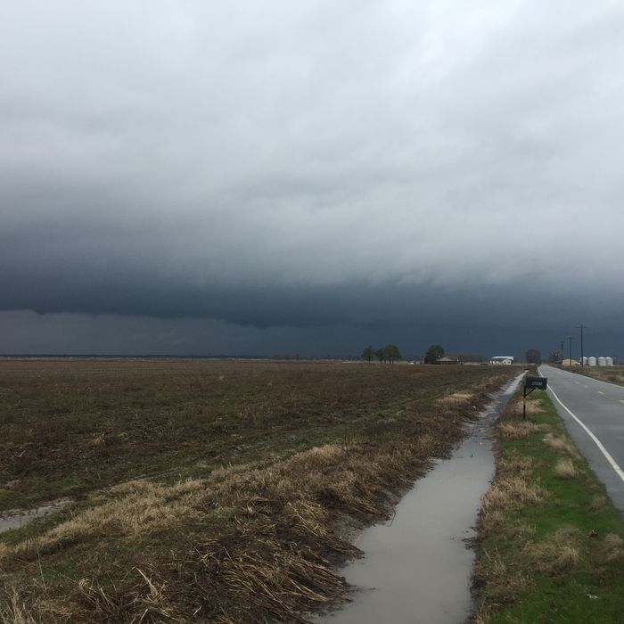 Deadly Tornadoes rip thru Mississippi and the South