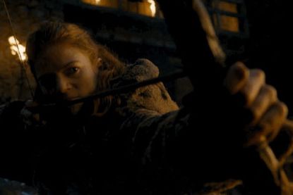 Games Of Thrones Ygritte shoots John Snow 3 times with arrows