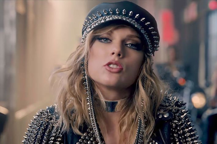 Photos of Taylor Swift Wearing Hats Before Reputation Debut