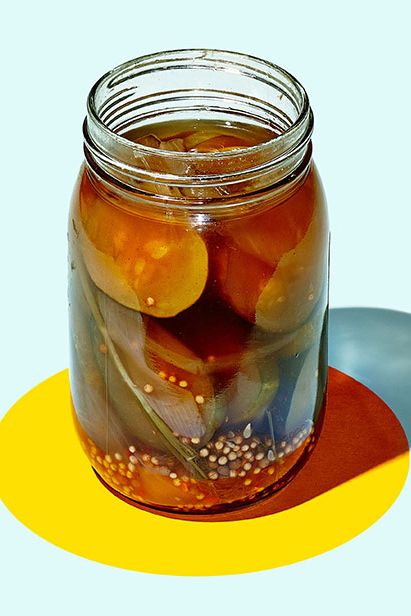 角鲨头60分钟的印度淡啤酒加上啤酒花油给了这些蛋糕不可抗拒的时髦味道。Brooklyn Brine, 574 President St.， nr. Fourth Ave, Gowanus;347-223-4345;一罐16盎司10美元。