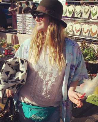 Fanny pack-flea-market Sunday. Drew Barrymore/Instagram
