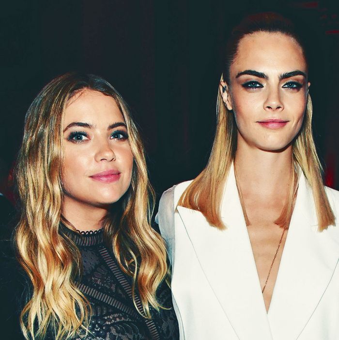 Cara Delevingne And Ashley Benson Posted The Kissing Video Gossip 