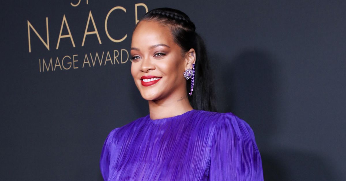 Rihanna Provides A New R9 Album Non Update