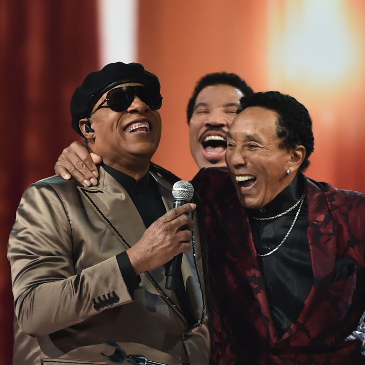 Watch Stevie Wonder, Ari Lennox, and More Perform Lionel Richie Tribute at  the 2022 American Music Awards