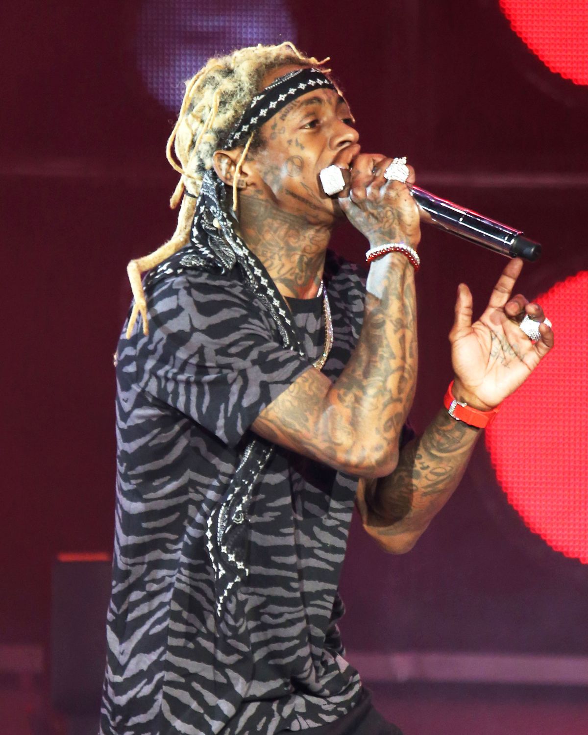 Lil Wayne Isn T Leaving Blink 182 Tour After Walking Off