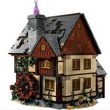Lego x Disney Hocus Pocus: The Sanderson Sisters' Cottage