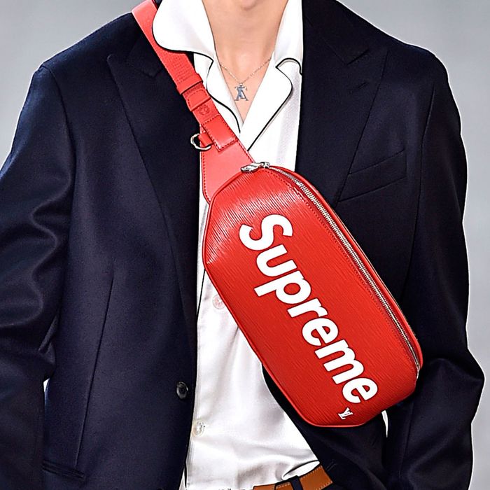 how to tell if a supreme fanny pack is fake