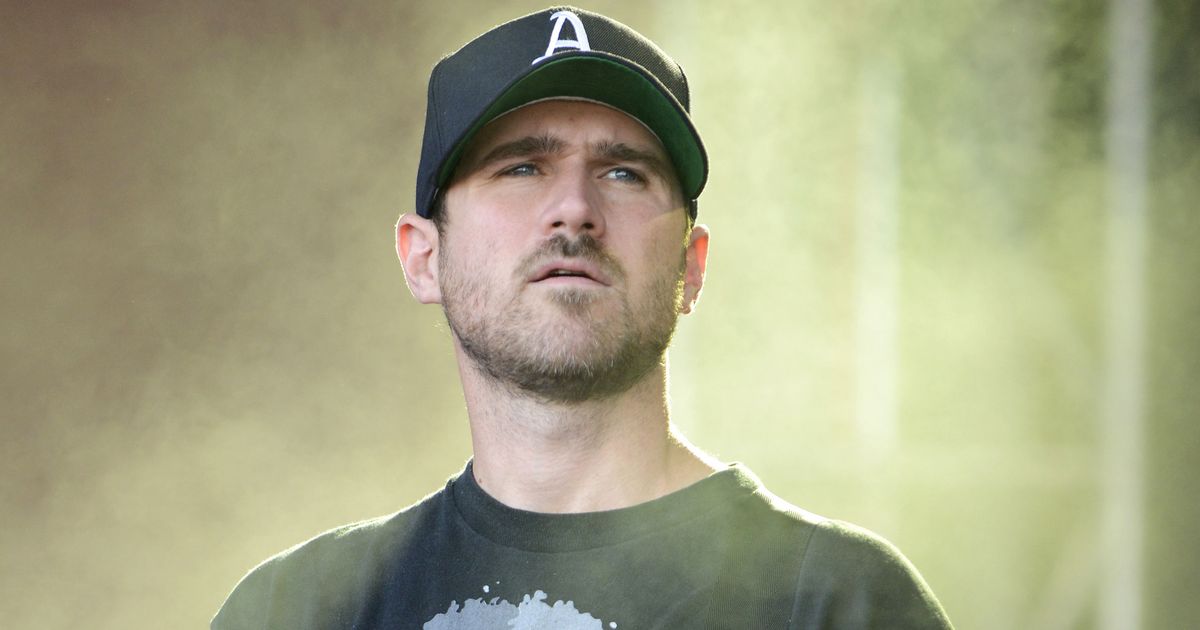 Jesse Lacey. Smiling? Who even are you?  Jesse lacey, Brand new, Beautiful  people