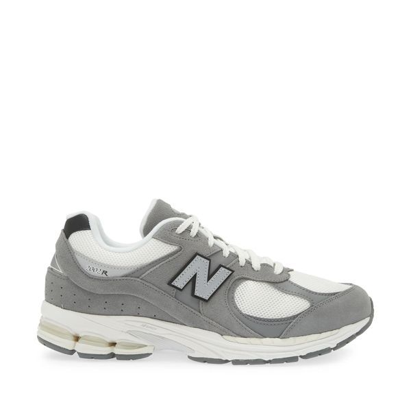 New Balance 2002R Sneaker (Men)