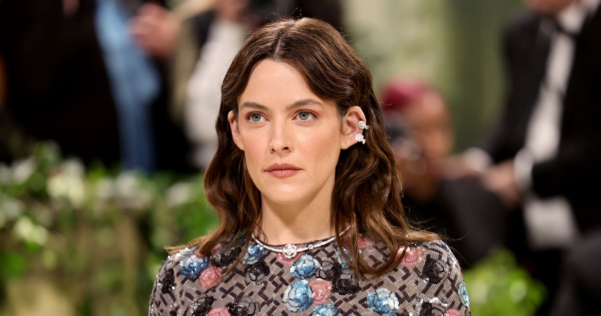 Elvis Heir Riley Keough Fights Foreclosure Sale of Graceland