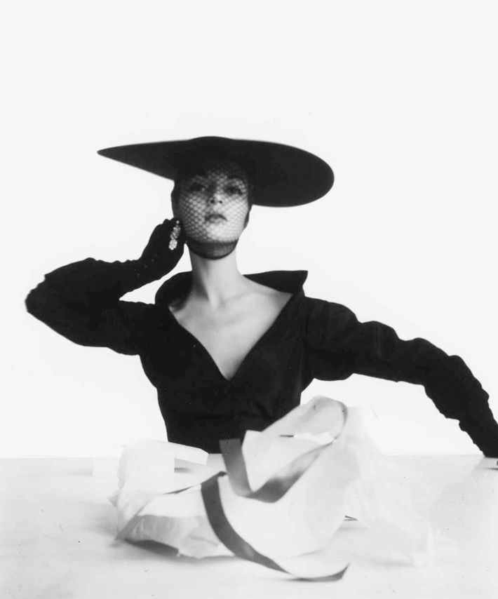 50 Famous Fashion Photographs Up for Auction at Sotheby’s