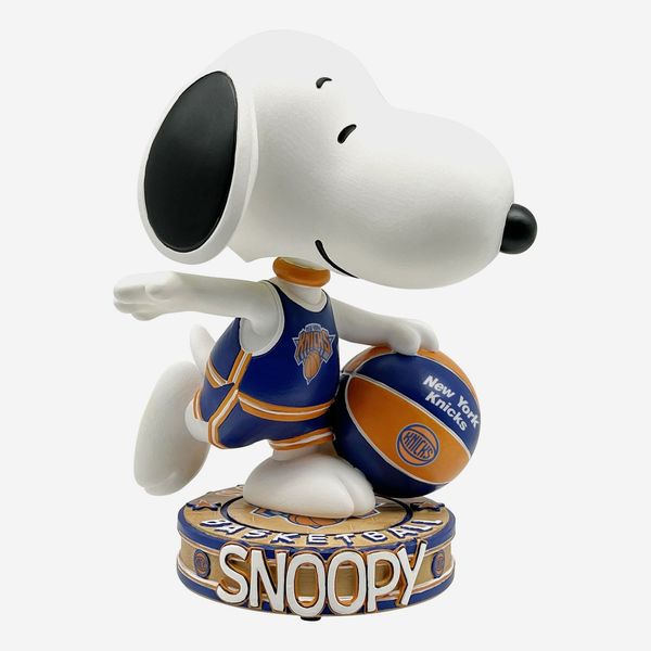 New York Knicks Snoopy Peanuts Bighead Bobblehead