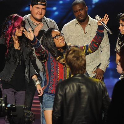 Eliminated contestant Malaya Watson (C) performs on AMERICAN IDOL XIII 