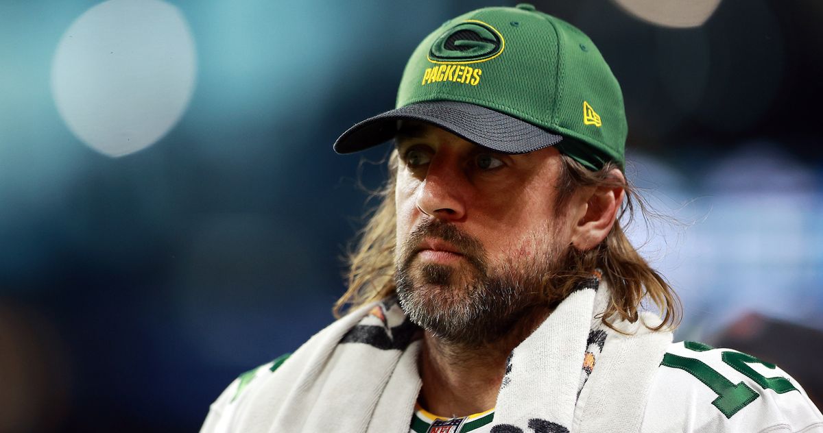 Aaron Rodgers 'a little misty' upon his Packers return