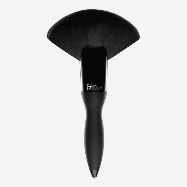 It Cosmetics Brushes For Ulta Velvet Luxe Empress Fan Brush #324