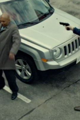 The cop who let true-crime blogger Freddie Lounds into the fungus field is shot in the head by said pharmicist.