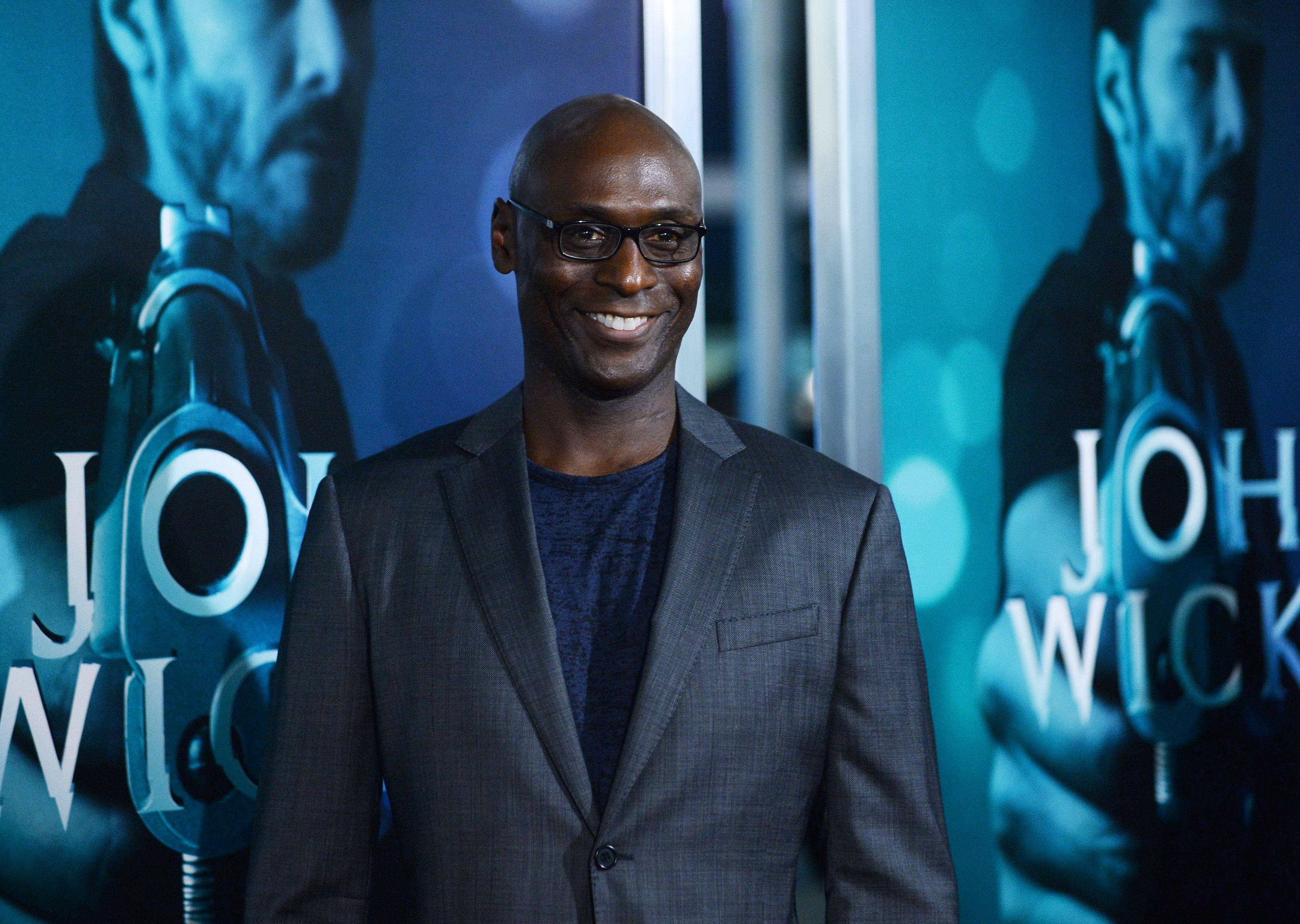 Fotos de Fatos on X: Lance Reddick, ator de John Wick e The Wire