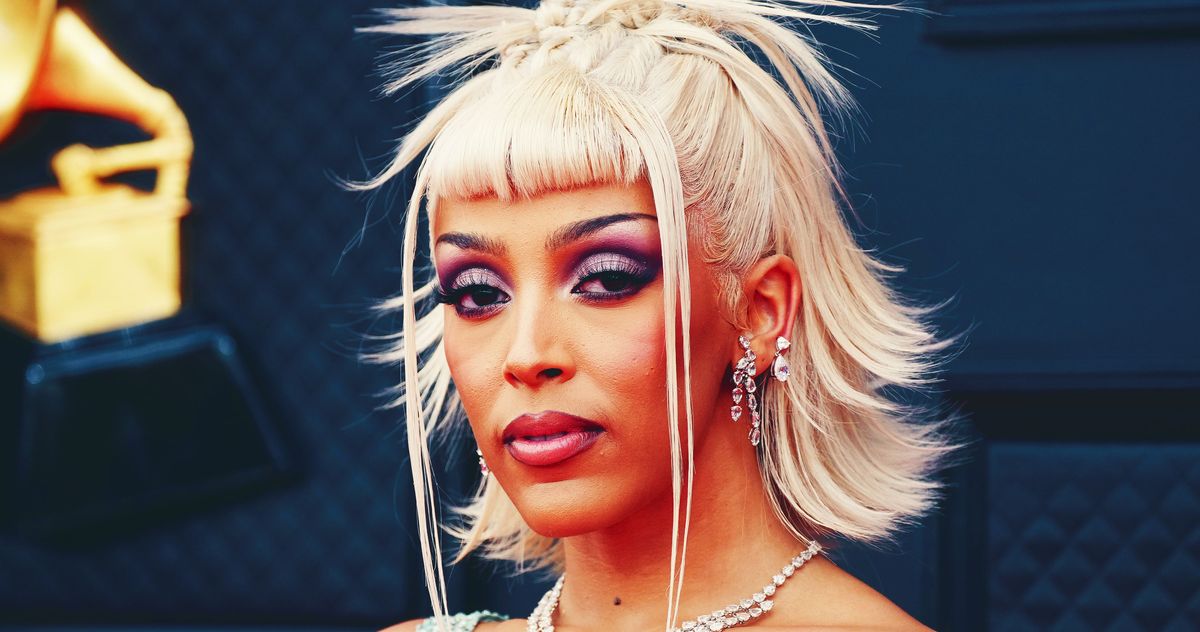 Doja Cat slammed for mocking Amber Heard's testimony from Johnny