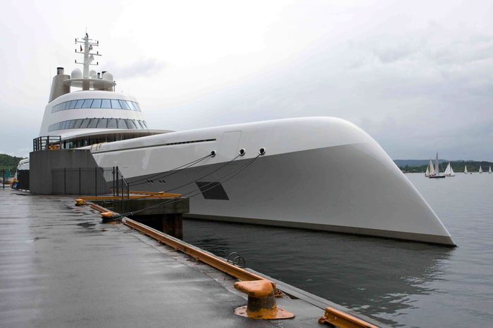 why are russian oligarchs yachts being seized