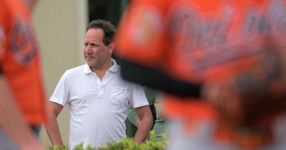 there-s-no-such-thing-as-a-good-sports-team-owner