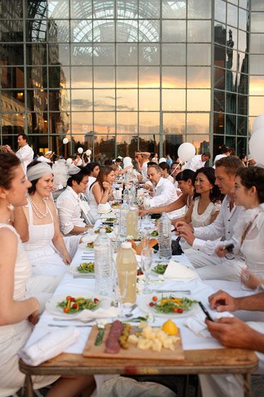 diner en blanc headpiece