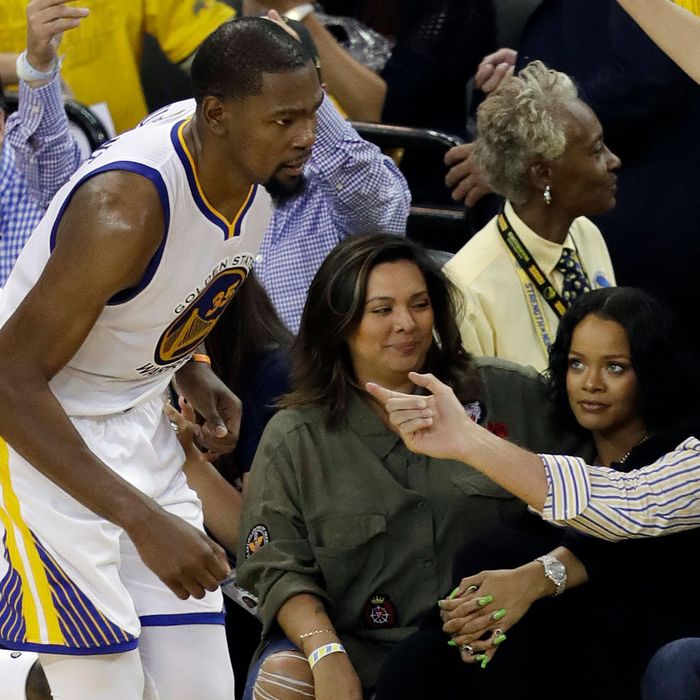 Rihanna Apparently Heckled Kevin Durant During Nba Finals