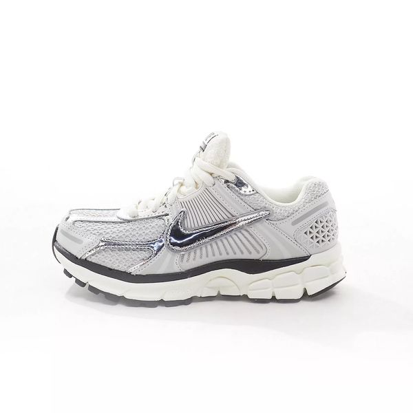 Nike Wmns Vomero 5