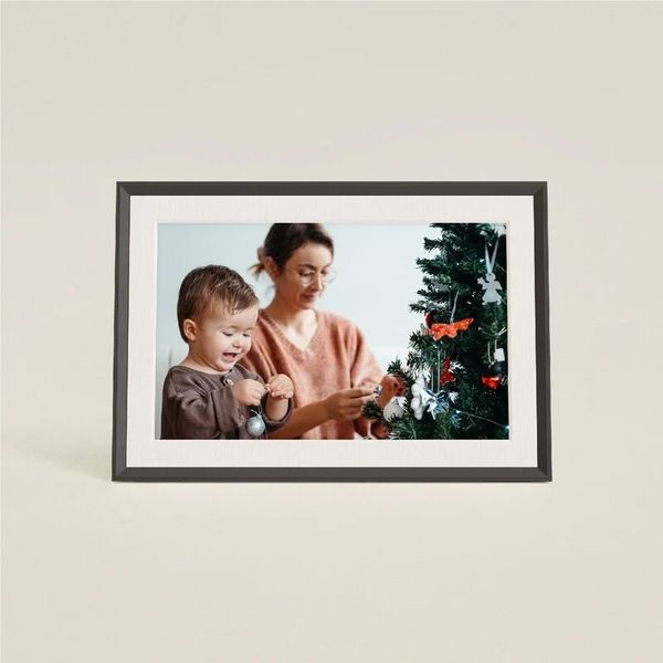 Aura Carver Digital Picture Frame - Black With Mat