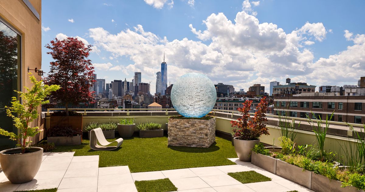 curbed.com - Wendy Goodman - A Moon Over the Bowery