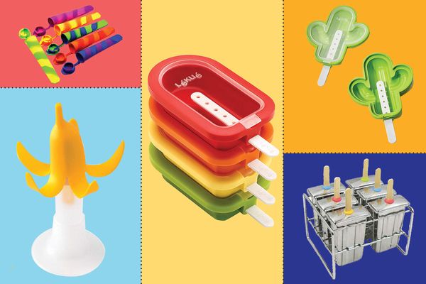 Enjoy sweet treats with the best popsicle molds