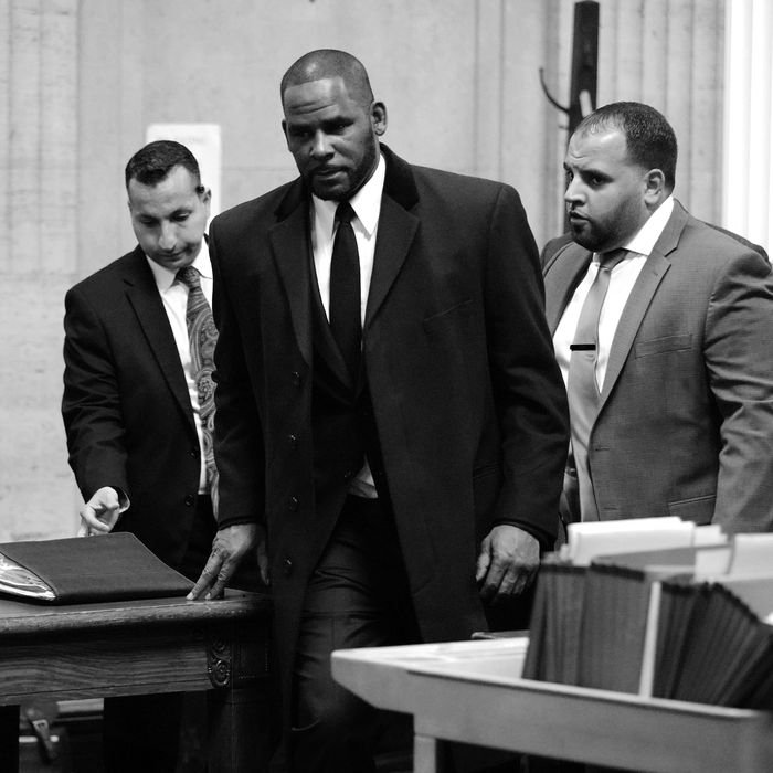 700px x 700px - R. Kelly Sentenced to 30 Years in Prison for Sex Trafficking