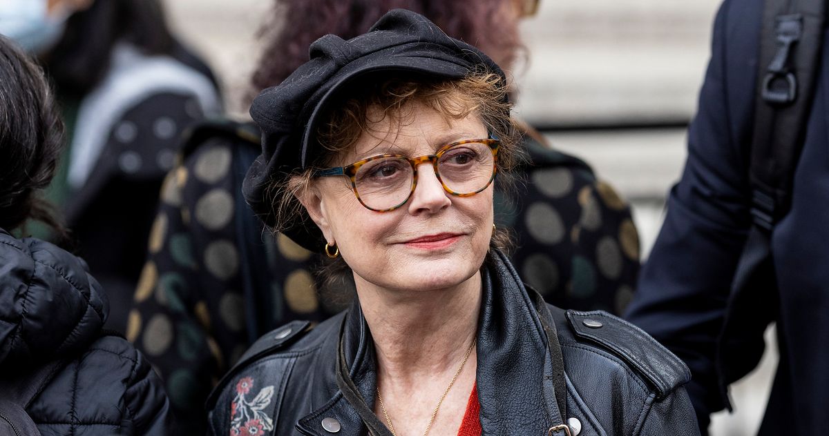 Susan Sarandon Stands in Solidarity With Mahmoud Khalil at Court Hearing