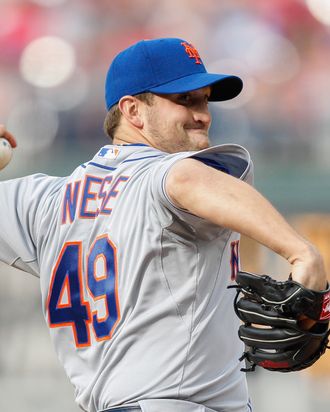 Starting pitcher Jonathon Niese #49 of the New York Mets delivers a pitch during the game against the Philadelphia Phillies at Citizens Bank Park on April 14, 2012 in Philadelphia, Pennsylvania.