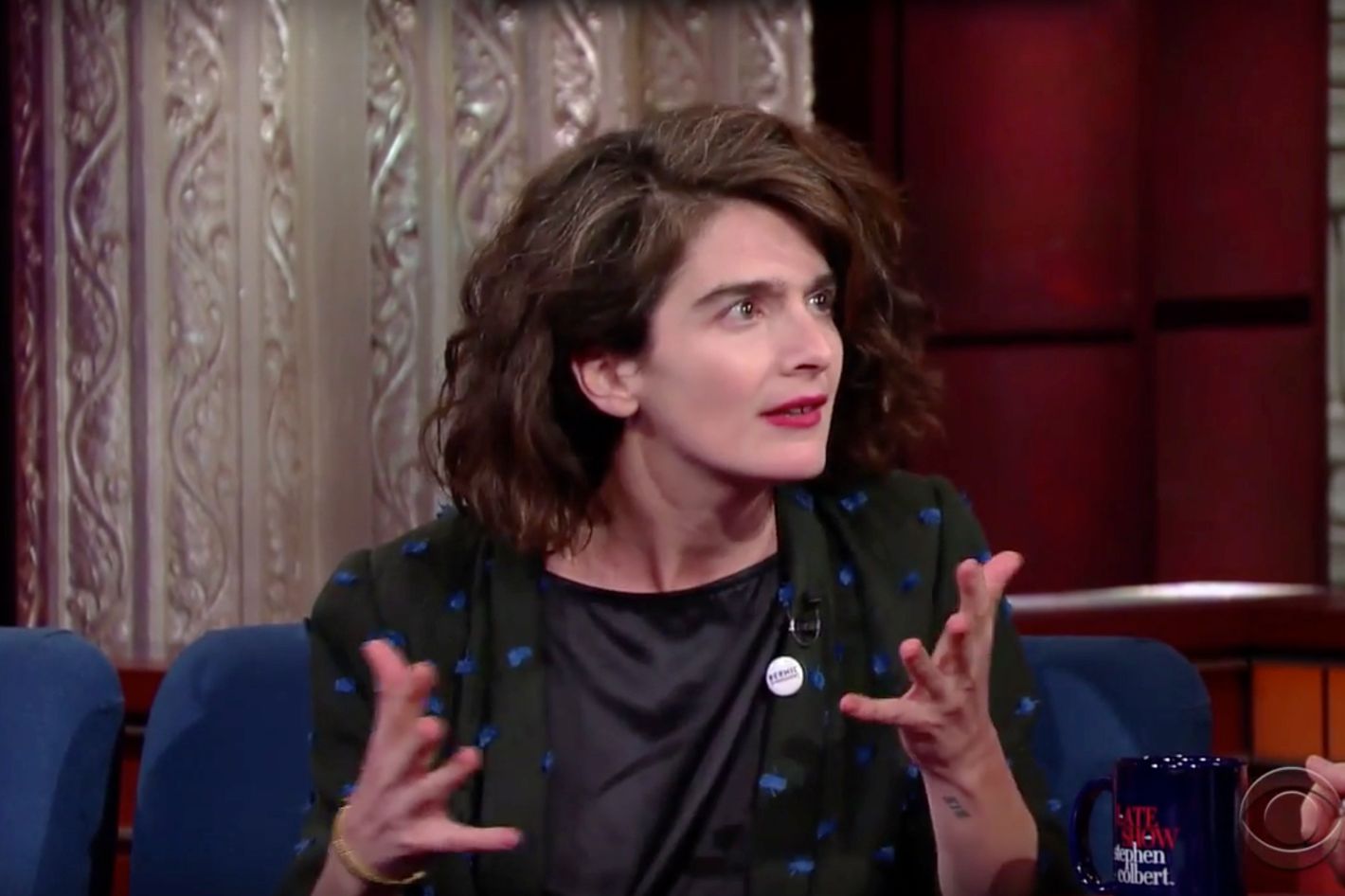Gaby Hoffmann eats her placenta, but doctors say proceed with caution