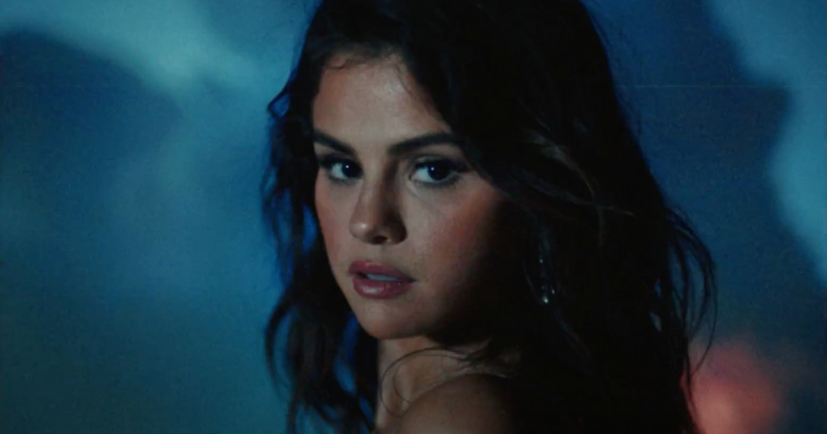 [WATCH] Selena Gomez Rauw Alejandro Baila in Conmigo’s video
