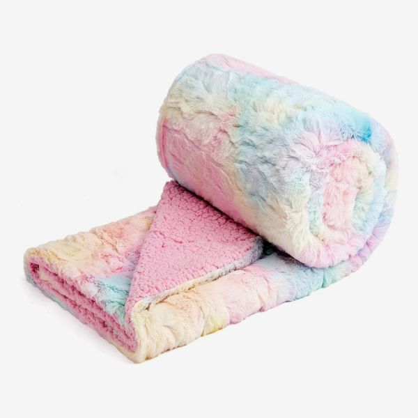Newcosplay Supersoft Faux-Fur Throw Blanket