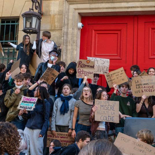 FRANCE-PARIS-LYCEES-BLOCUS
