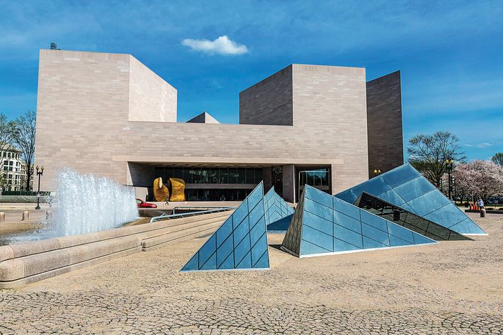 Magazine News - I. M. PEI'S NEW MUSEUM