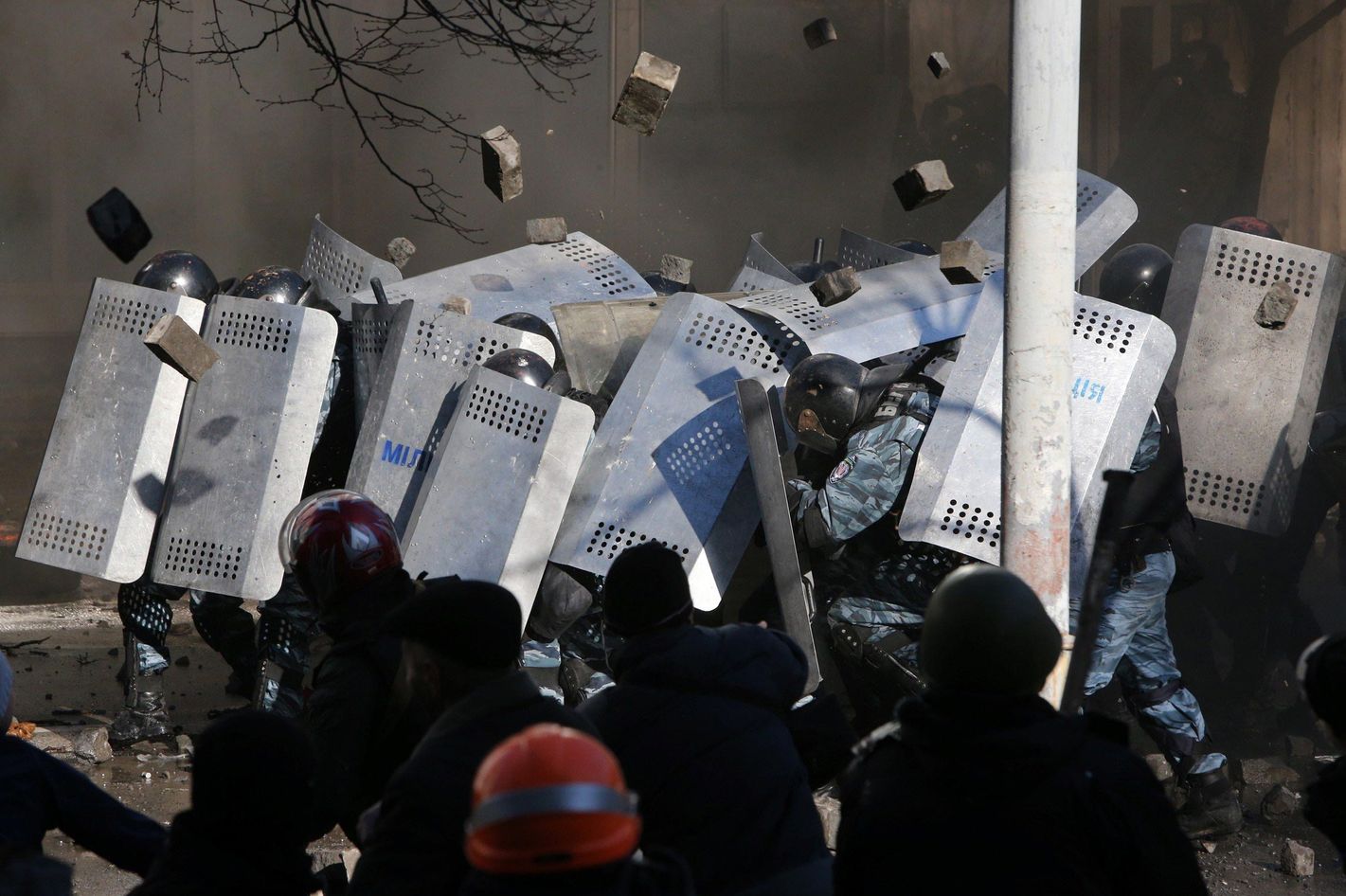 Слезы майдана. Евромайдан на Украине в 2014. Кастрюли на Майдане Беркута.
