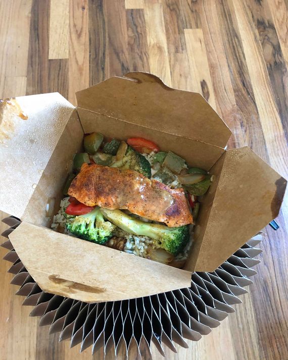 REVIEW: Wiz Khalifa’s Delivery-Only Restaurant HotBox by Wiz