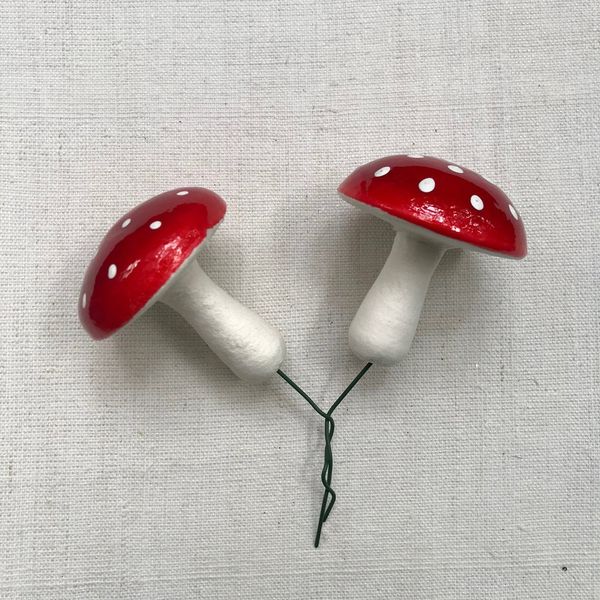 John Derian Large 2-Piece Nostalgic Cotton Mushroom Twist-Tie Ornament Set