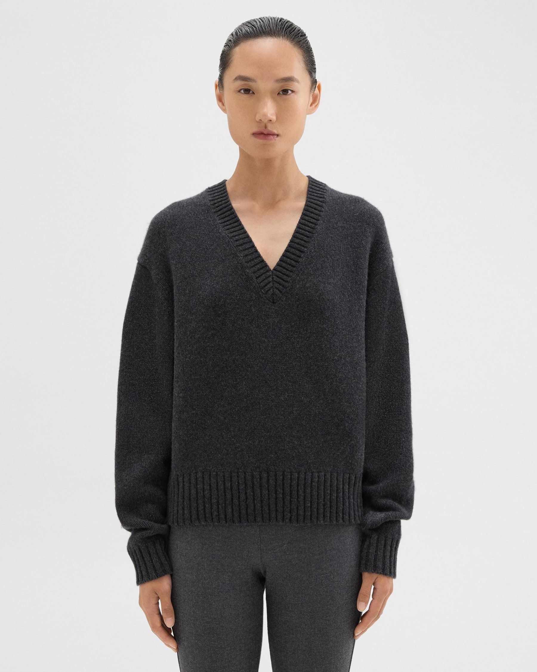 V-Neck Sweater in Recycled Wool-Cashmere