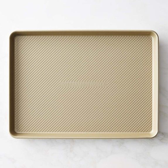 Williams Sonoma Goldtouch Pro Nonstick Non Corrugated Half Sheet