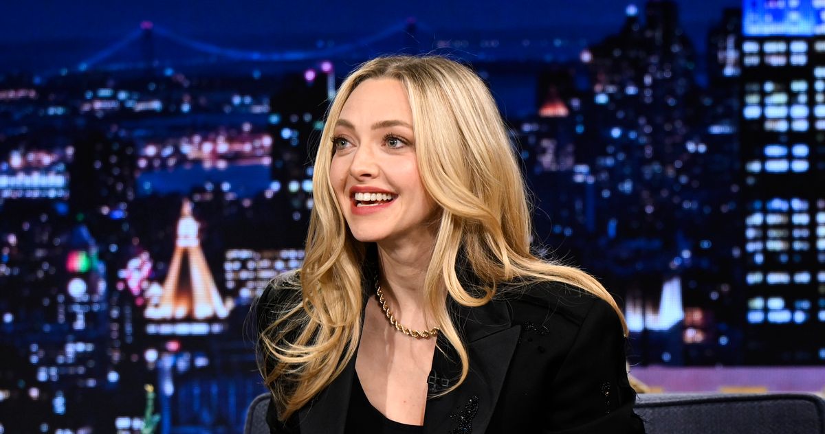 Amanda Seyfried Should Do a Joni Mitchell Biopic