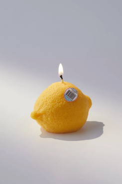 Yui Brooklyn Lemon-Shaped Candle