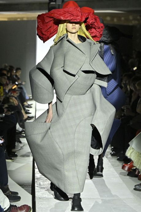 Comme des Garcons - Runway - Fall/Winter 2025-2026 Paris Fashion Week