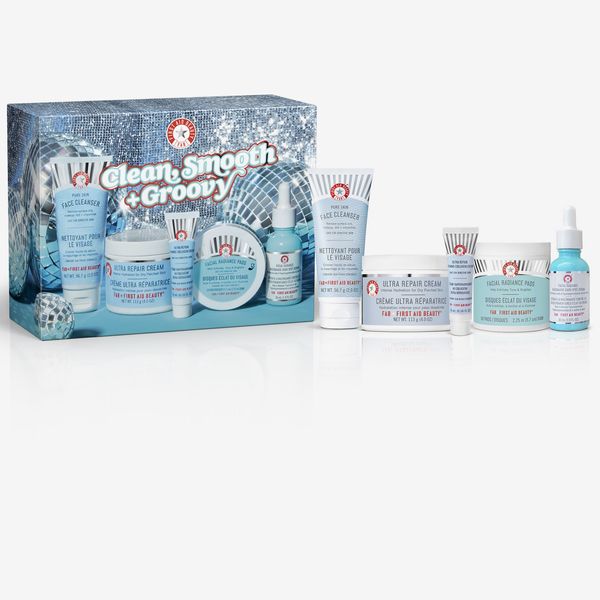 First Aid Beauty Clean, Smooth and Groovy Kit