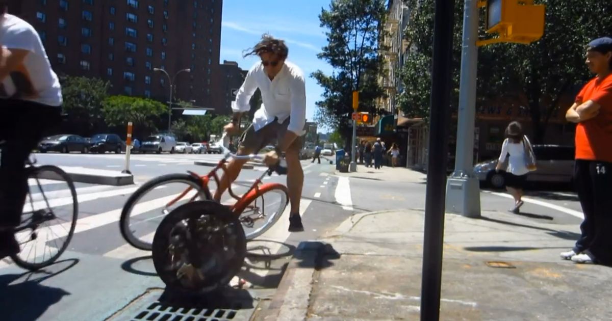 Here s a Guy Deliberately Crashing Into Objects Blocking Bike Lanes