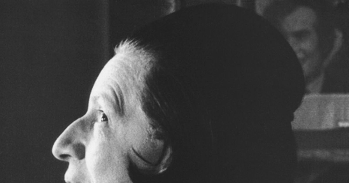Take a Look Back at Iconic Editor Diana Vreeland's Style